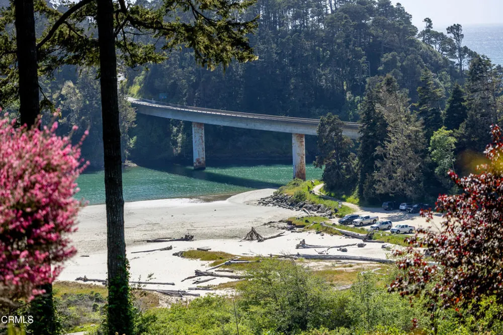 44691 Crestwood Drive Mendocino, CA 95460