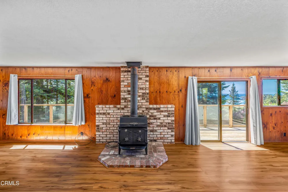 44691 Crestwood Drive Mendocino, CA 95460
