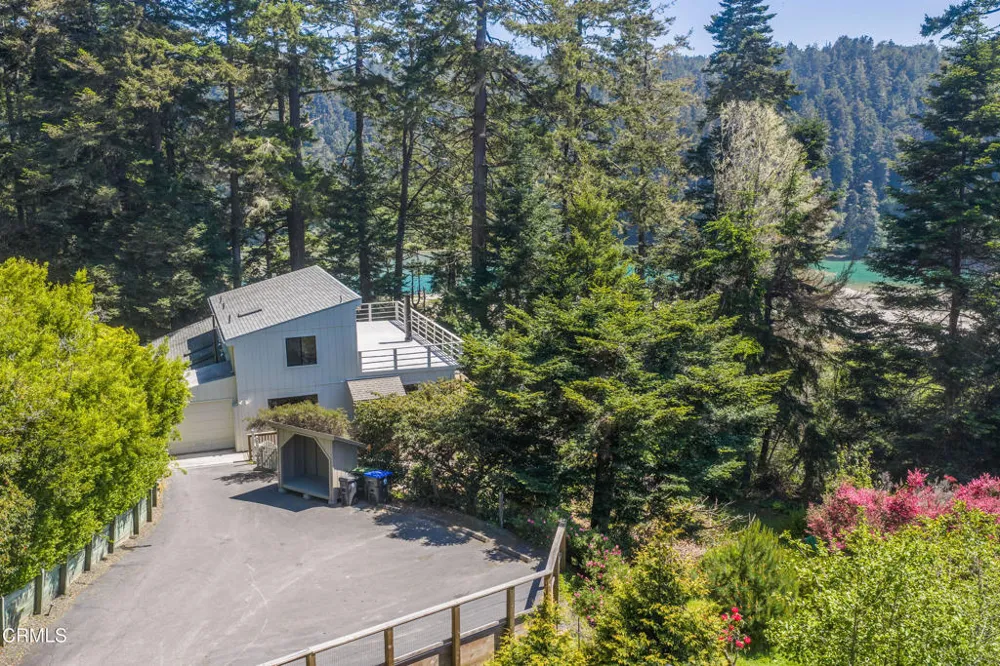 44691 Crestwood Drive Mendocino, CA 95460