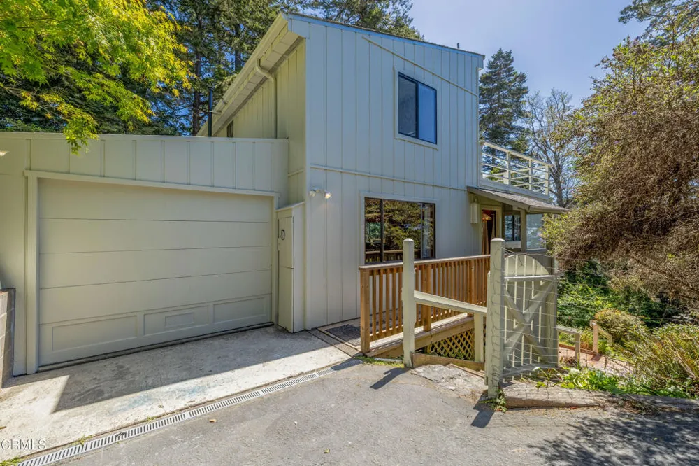 44691 Crestwood Drive Mendocino, CA 95460