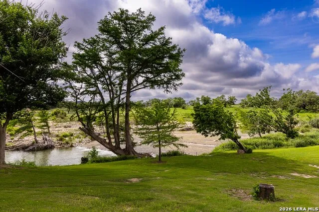 121 Simpson Rd Comfort, TX 78013