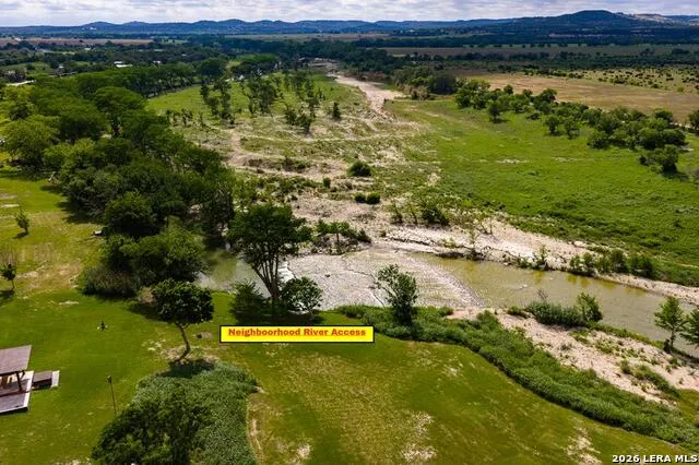 121 Simpson Rd Comfort, TX 78013