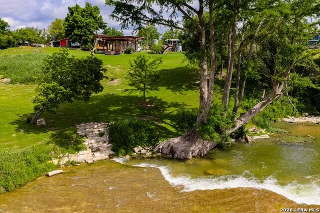 121 Simpson Rd Comfort, TX 78013