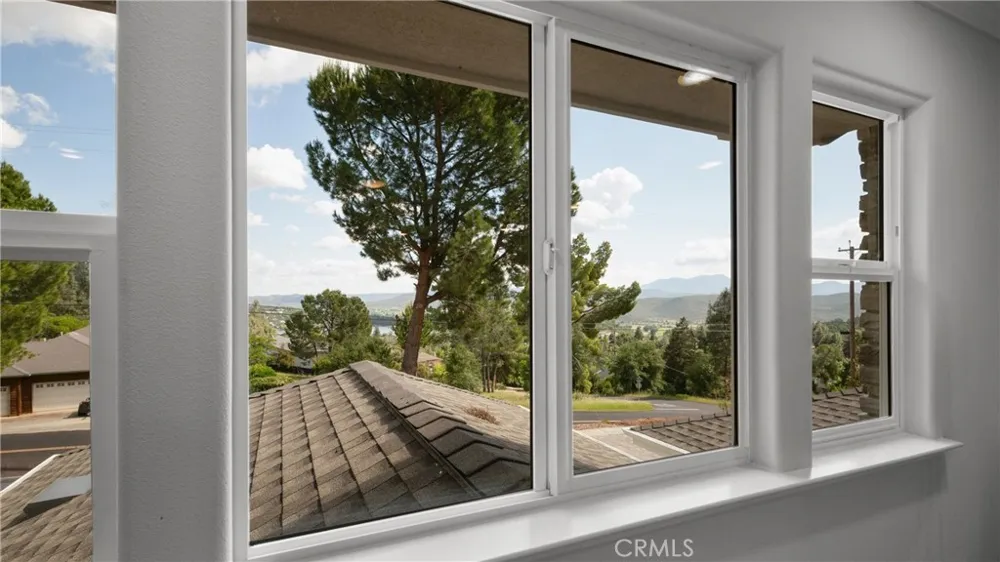 17867 Deer Hill Road Hidden Valley Lake, CA 95467