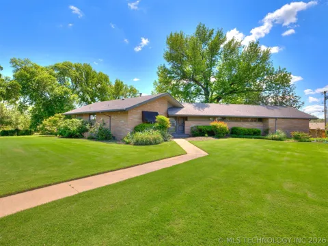 1420 E Fairview Avenue