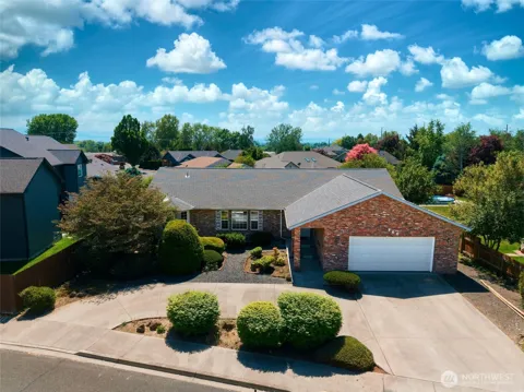 860 SE Sentry Drive
