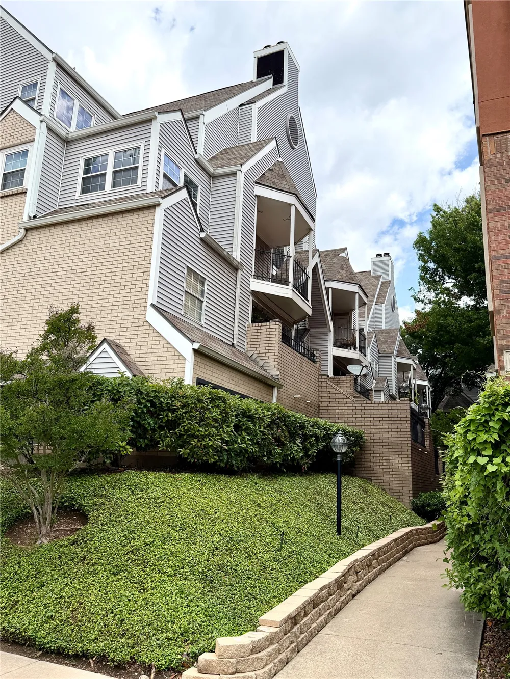 1010 Allen Street #214 Dallas, TX 75204