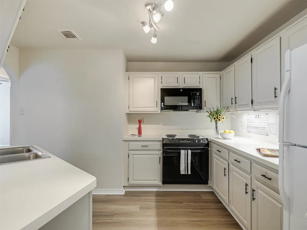 1010 Allen Street #214 Dallas, TX 75204