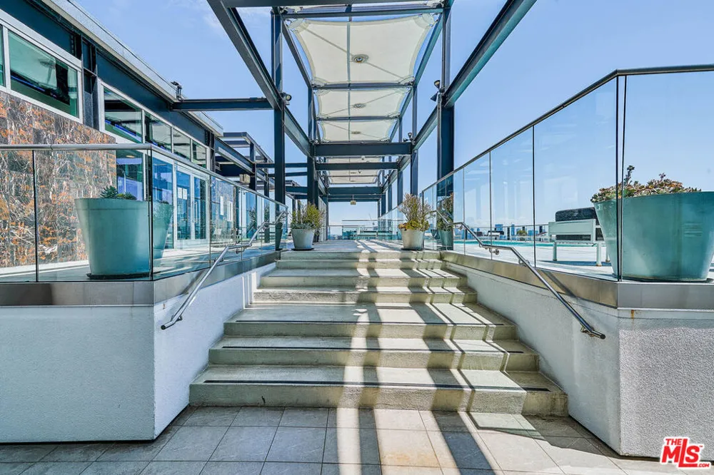 3810 Wilshire Boulevard #1001 Los Angeles, CA 90010