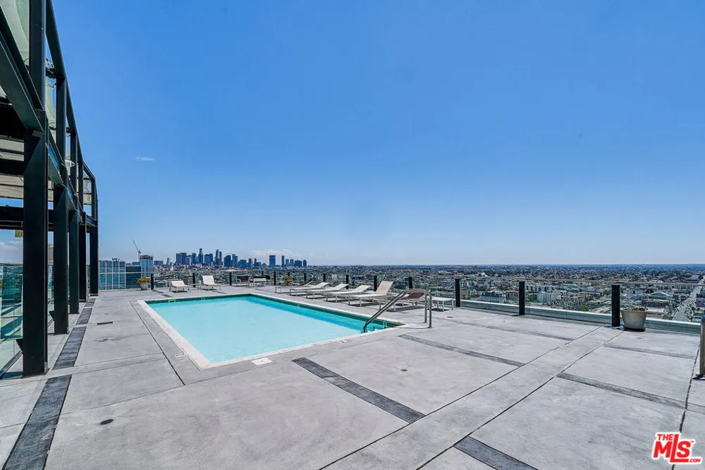 3810 Wilshire Boulevard #1001 Los Angeles, CA 90010