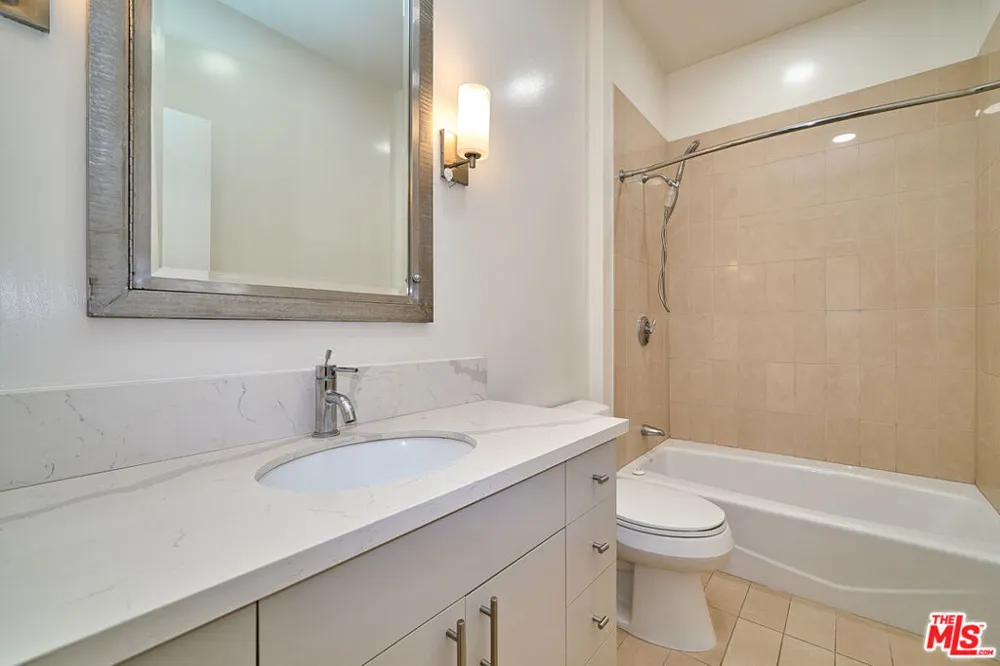 3810 Wilshire Boulevard #1001 Los Angeles, CA 90010
