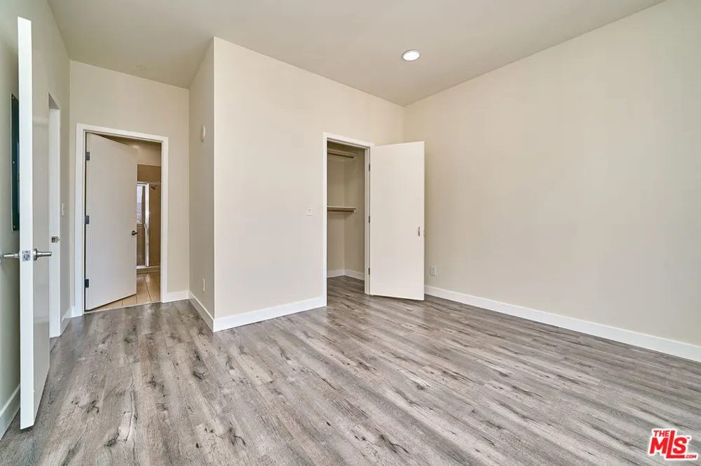 3810 Wilshire Boulevard #1001 Los Angeles, CA 90010
