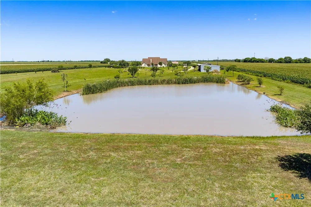 335 County Road 320 Edna, TX 77957