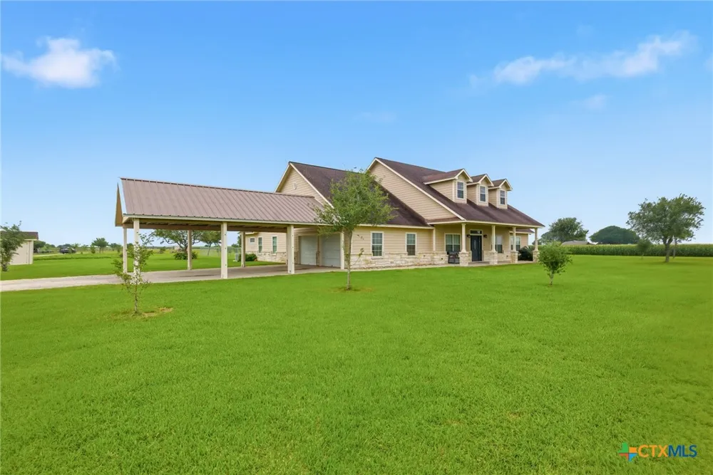 335 County Road 320 Edna, TX 77957
