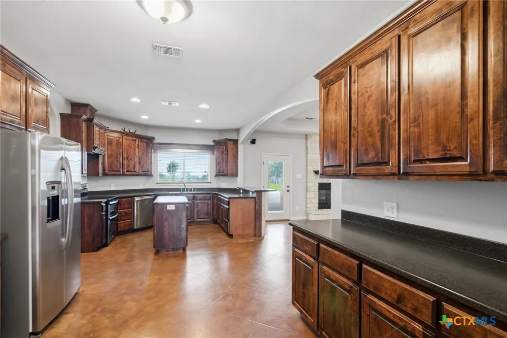 335 County Road 320 Edna, TX 77957