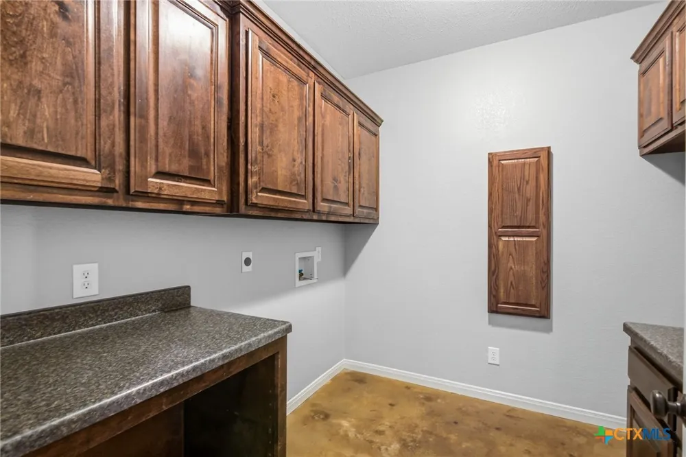 335 County Road 320 Edna, TX 77957