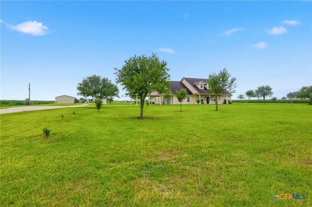 335 County Road 320 Edna, TX 77957