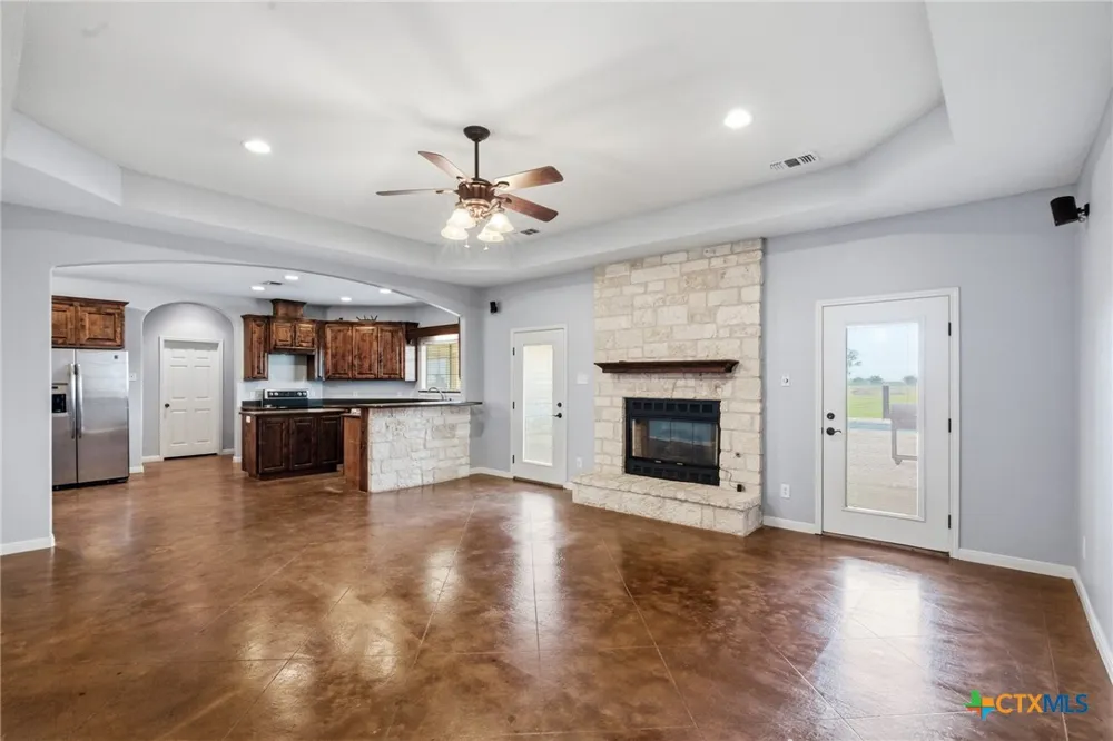 335 County Road 320 Edna, TX 77957