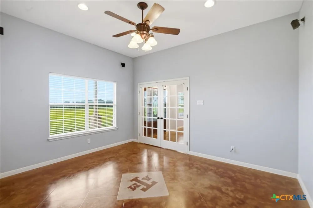 335 County Road 320 Edna, TX 77957