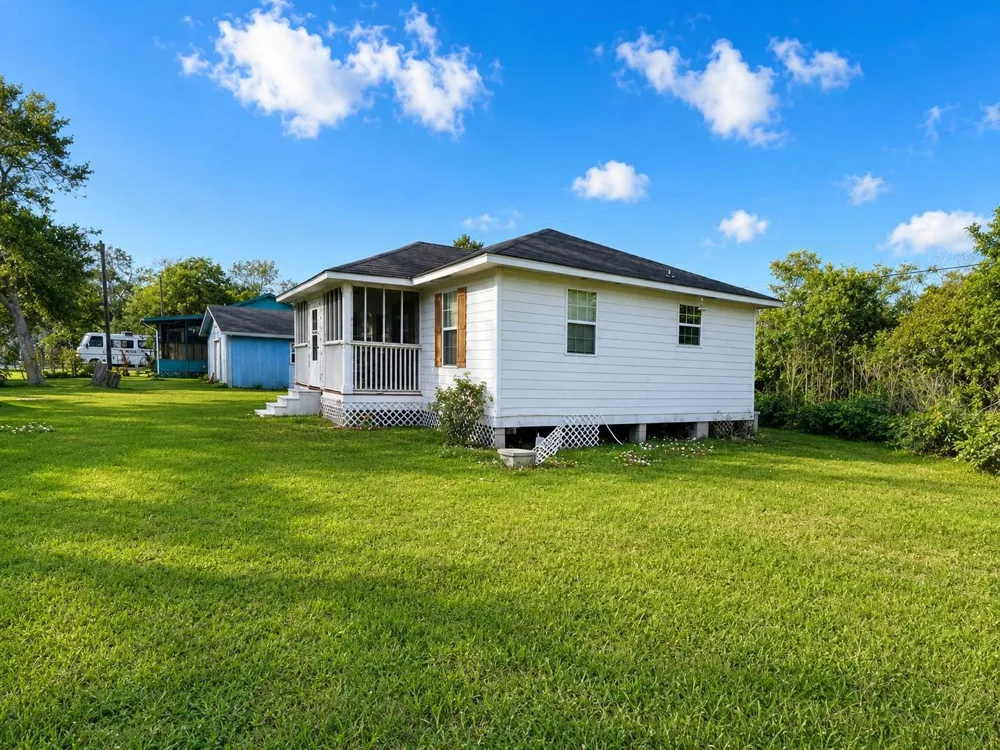 50 Sir Gawain Drive S Bay City, TX 77414