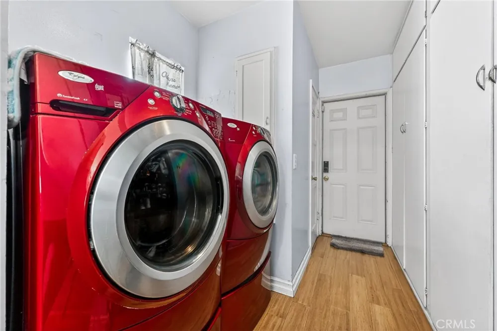 14708 S Denker Gardena, CA 90247