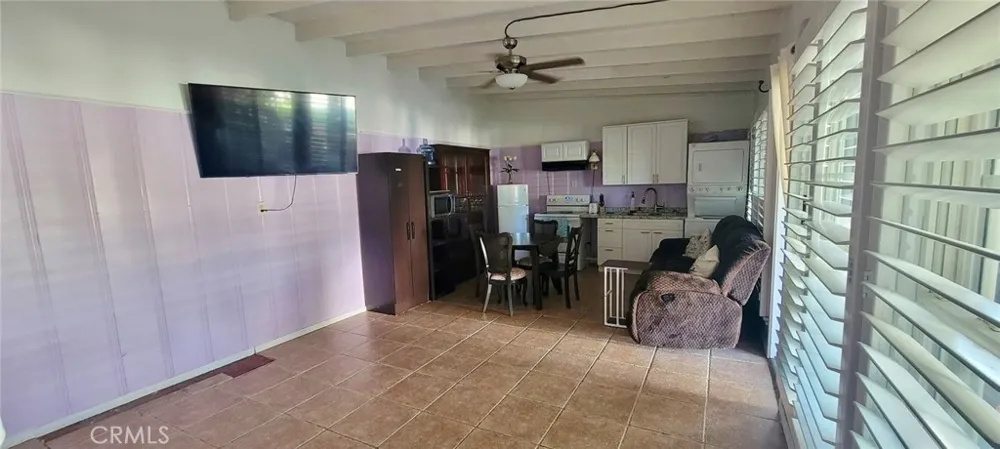 14708 S Denker Gardena, CA 90247