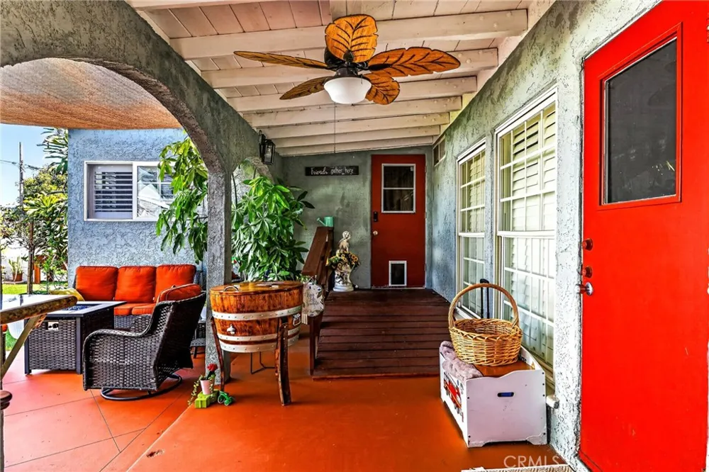 14708 S Denker Gardena, CA 90247