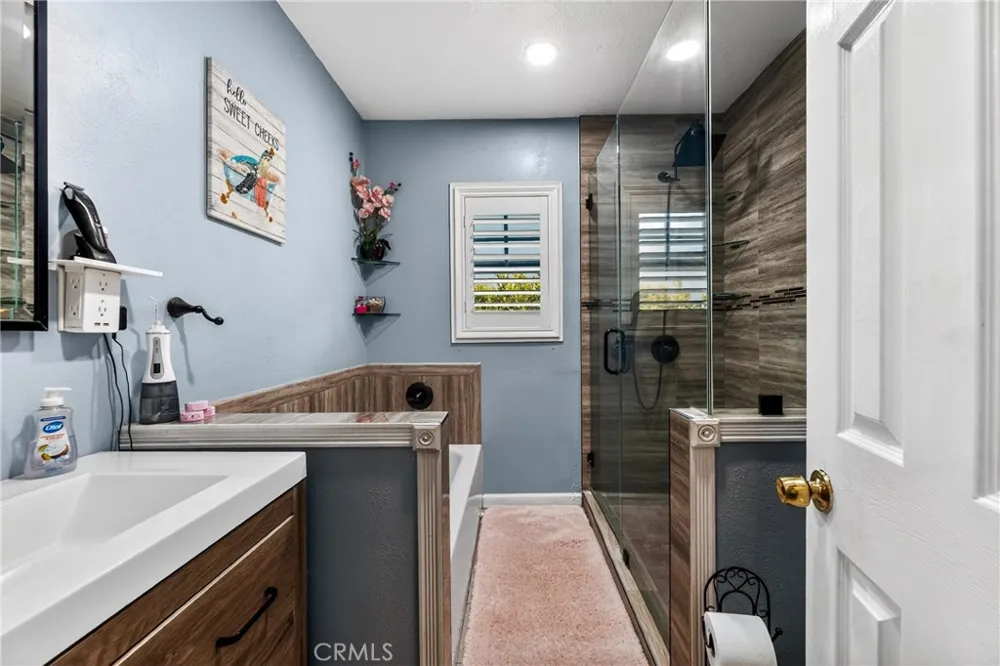 14708 S Denker Gardena, CA 90247