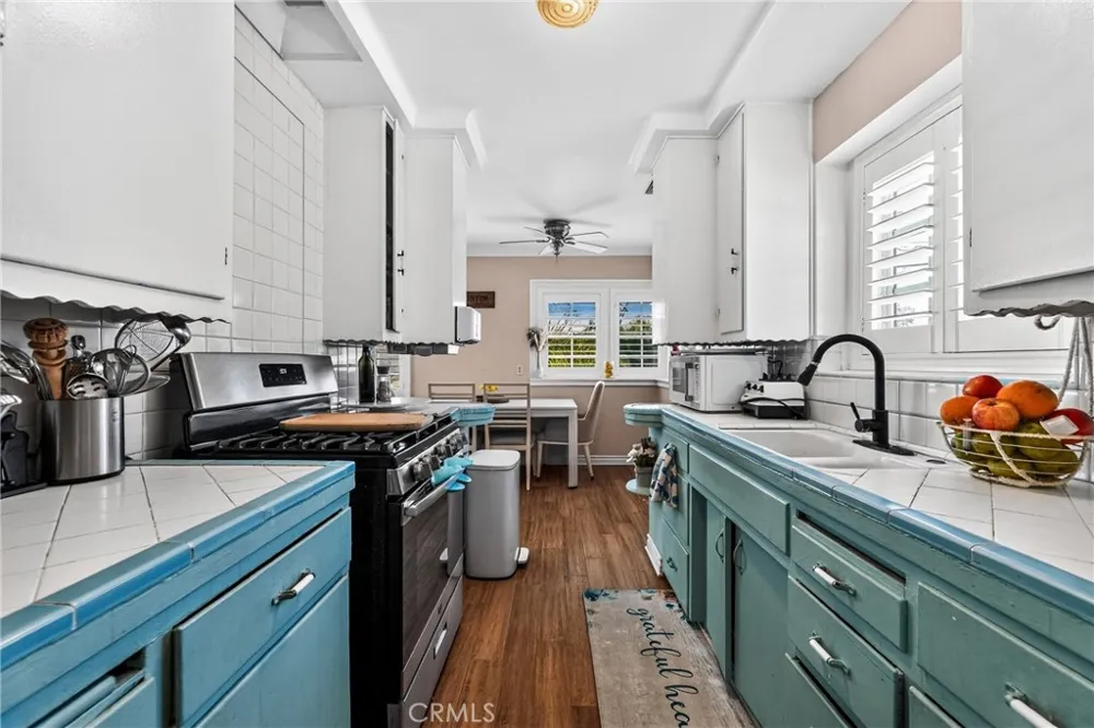 14708 S Denker Gardena, CA 90247