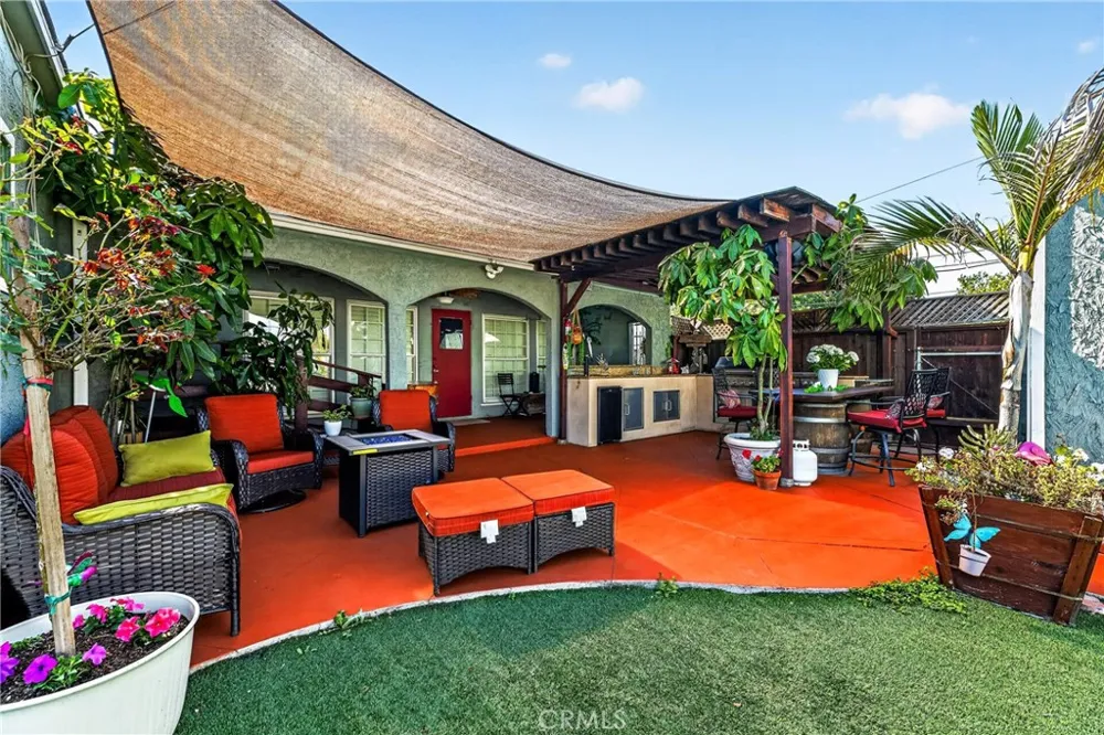 14708 S Denker Gardena, CA 90247