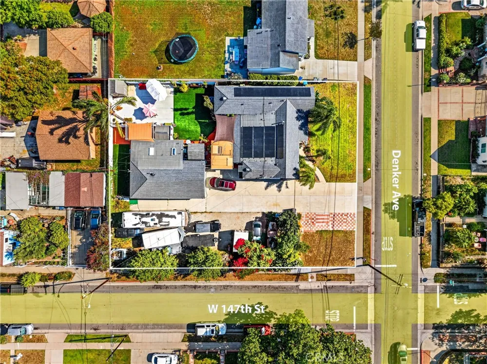 14708 S Denker Gardena, CA 90247