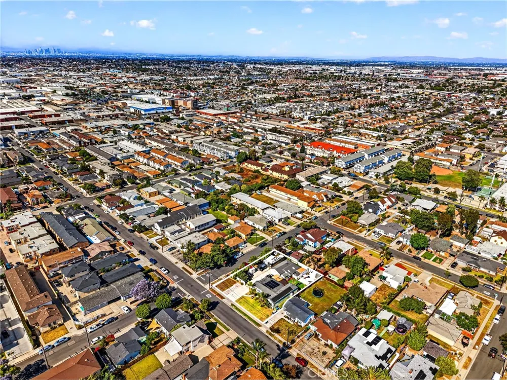 14708 S Denker Gardena, CA 90247