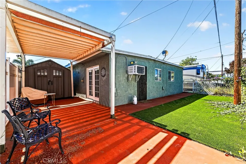 14708 S Denker Gardena, CA 90247