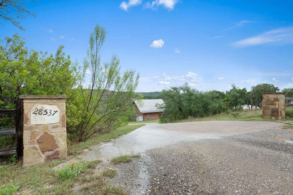 28537 Paradise Manor Drive Marble Falls, TX 78654