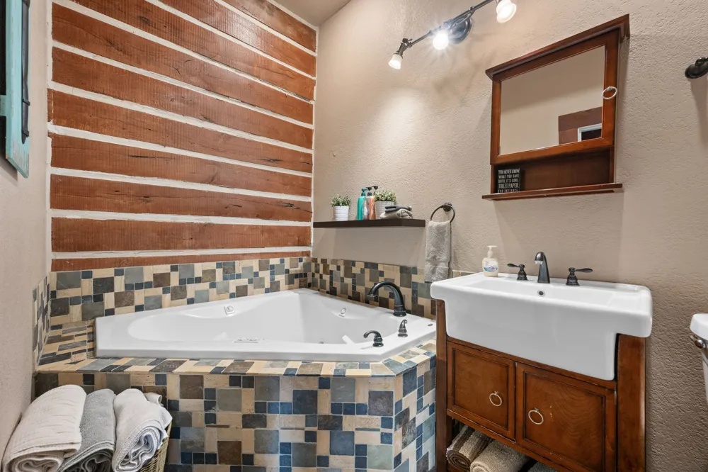 28537 Paradise Manor Drive Marble Falls, TX 78654