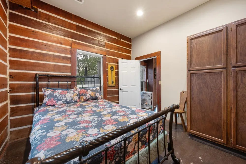 28537 Paradise Manor Drive Marble Falls, TX 78654