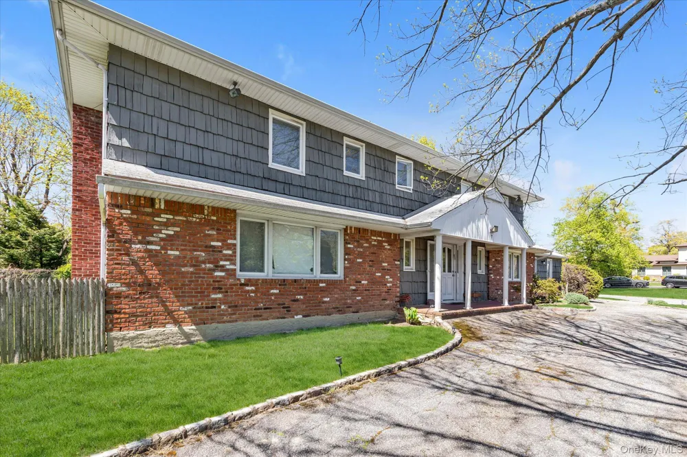 97 Birch Lane Woodsburgh, NY 11598