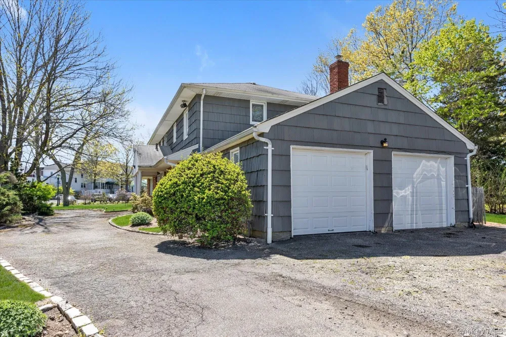 97 Birch Lane Woodsburgh, NY 11598