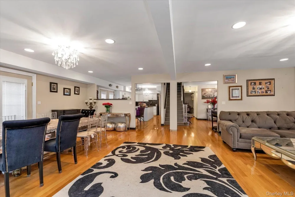 97 Birch Lane Woodsburgh, NY 11598