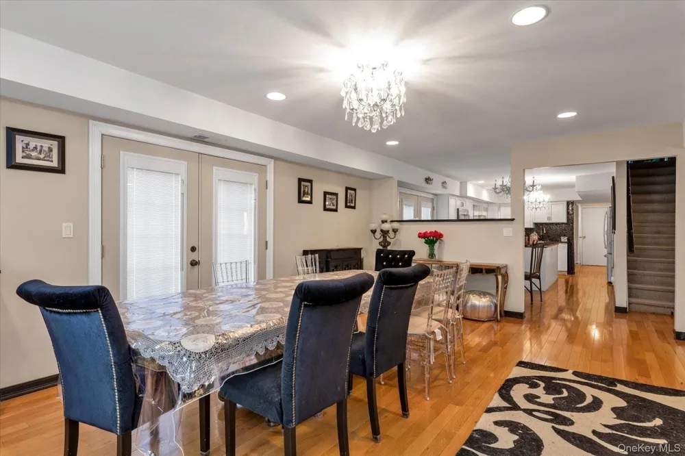 97 Birch Lane Woodsburgh, NY 11598