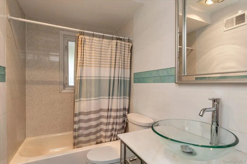 97 Birch Lane Woodsburgh, NY 11598