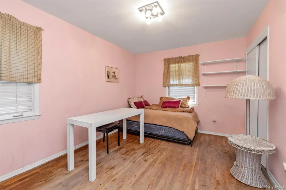 97 Birch Lane Woodsburgh, NY 11598