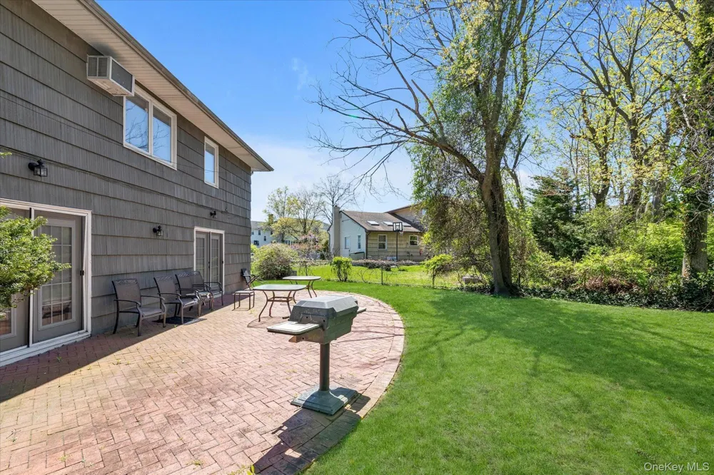 97 Birch Lane Woodsburgh, NY 11598