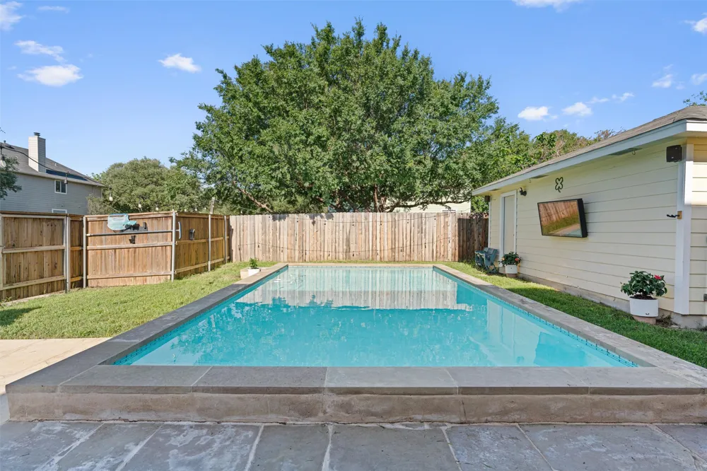 372 Tobin Drive Buda, TX 78610