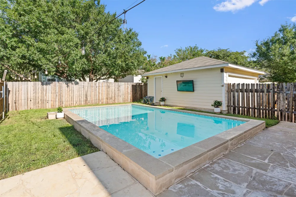 372 Tobin Drive Buda, TX 78610