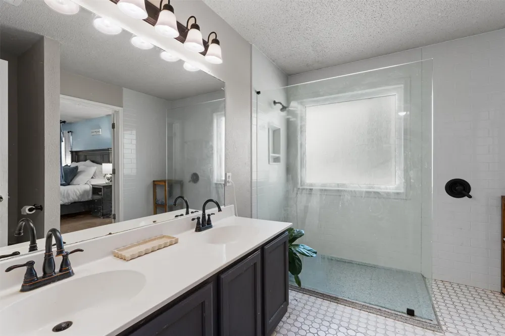 372 Tobin Drive Buda, TX 78610