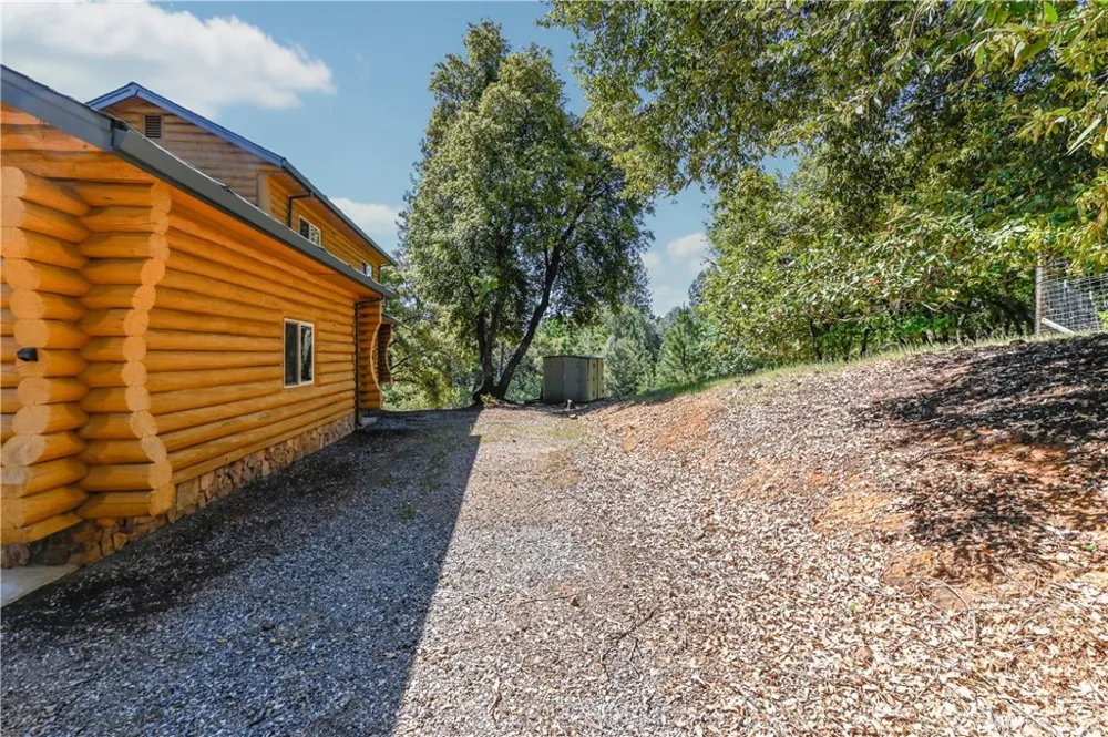 21416 Robin Lane Pine Grove, CA 95665