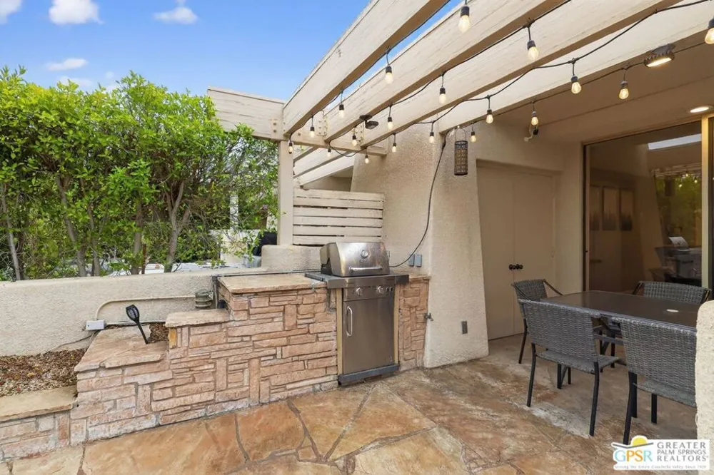 196 Kavenish Drive Rancho Mirage, CA 92270