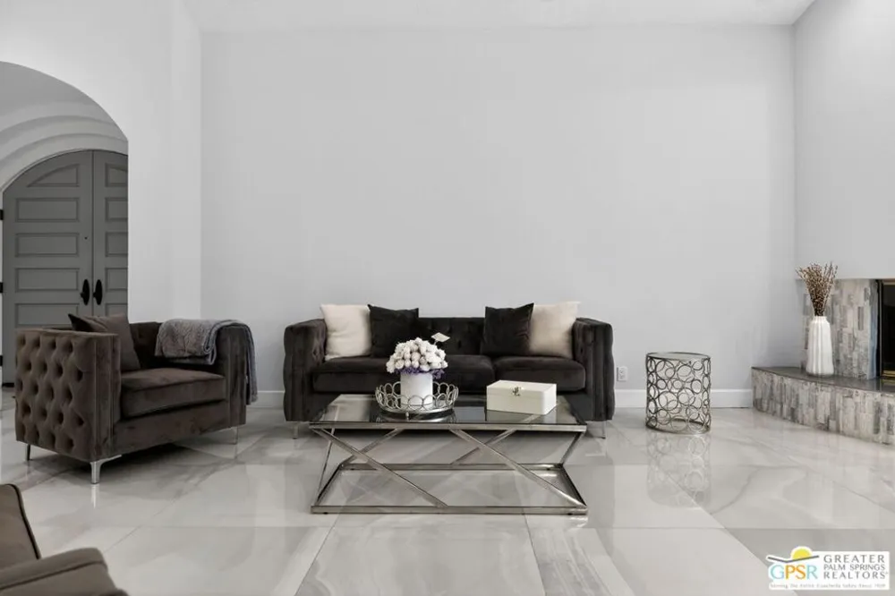 196 Kavenish Drive Rancho Mirage, CA 92270