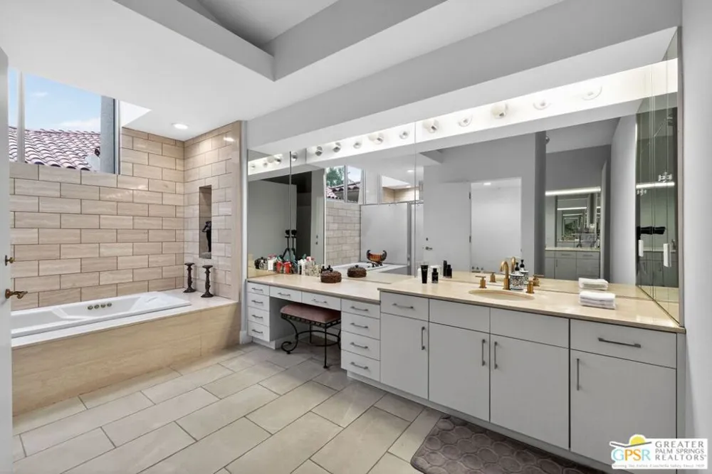 196 Kavenish Drive Rancho Mirage, CA 92270